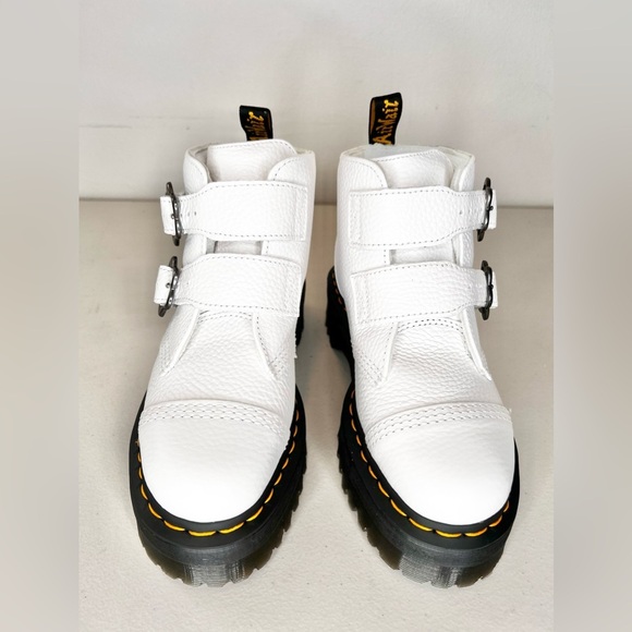 NWOT Dr. Martens Devon Flower Buckle Leather Platform Boots Size 7 - Picture 4 of 8